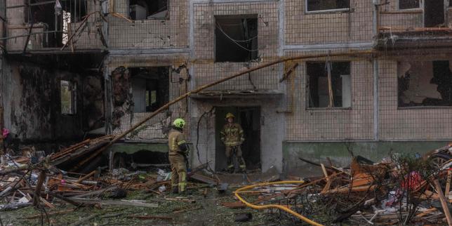 en-direct,-guerre-en-ukraine :-apres-l’attaque-qui-a-fait-9 morts-a-kiev,-volodymyr-zelensky-denonce-des-degats-dans-dix-huit-immeubles-d’habitation